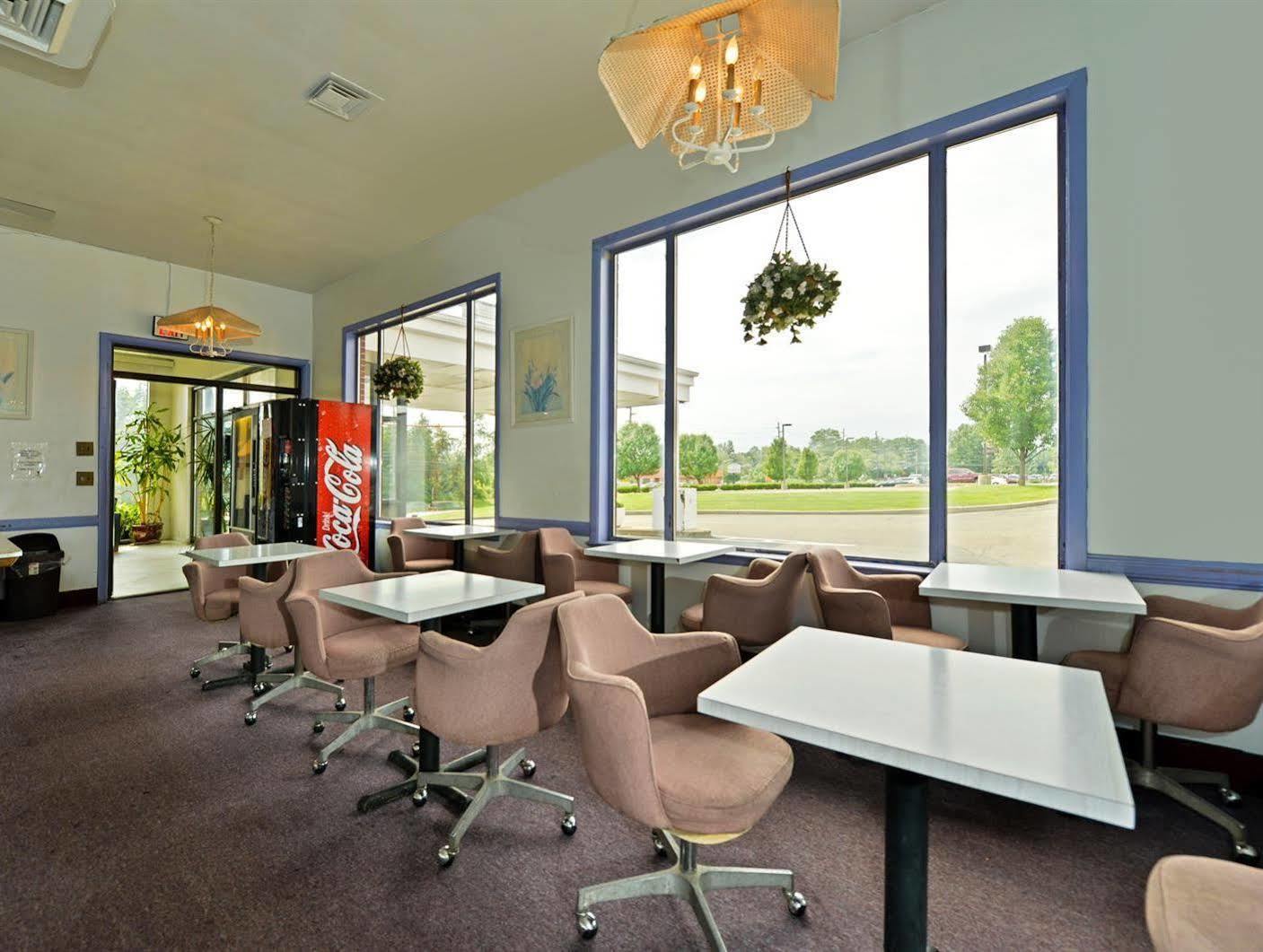 Americas Best Value Inn Bridgewater Bagian luar foto